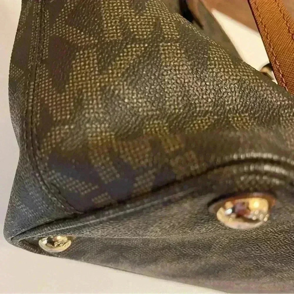 Michael Kors MK initial tote shoulder bag in brown - Picture 7 of 16